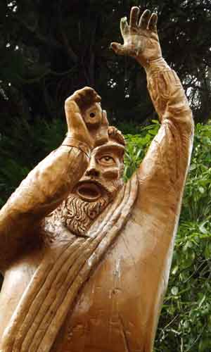 Brahan Seer Sculpture of the Brahan Seer by local woodcarver Allister Brebner