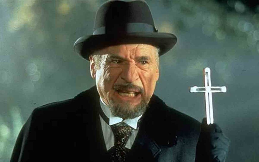 7 Famous Van Helsing Actors (Who Weren't Peter Cushing) 3