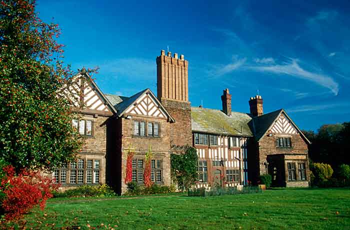 Manchester: 5 Haunted Places to Visit 2 Wardley Hall
