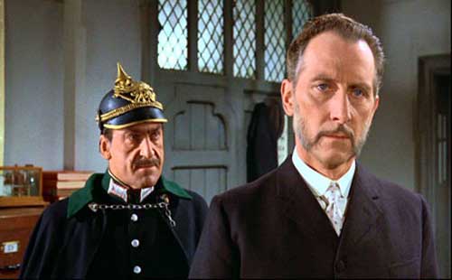 Peter Cushing in The Gorgon