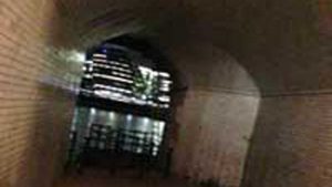 What is Dead Man's Hole in London? 1