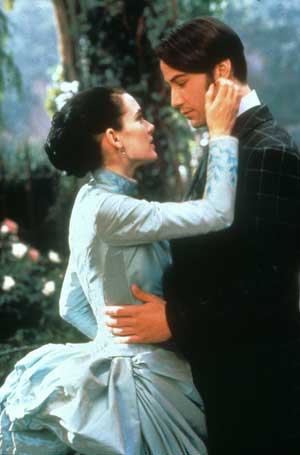Mina (Winona Ryder) and Jonathon (Keanu Reeves) in Bram Stoker's Dracula (1992)