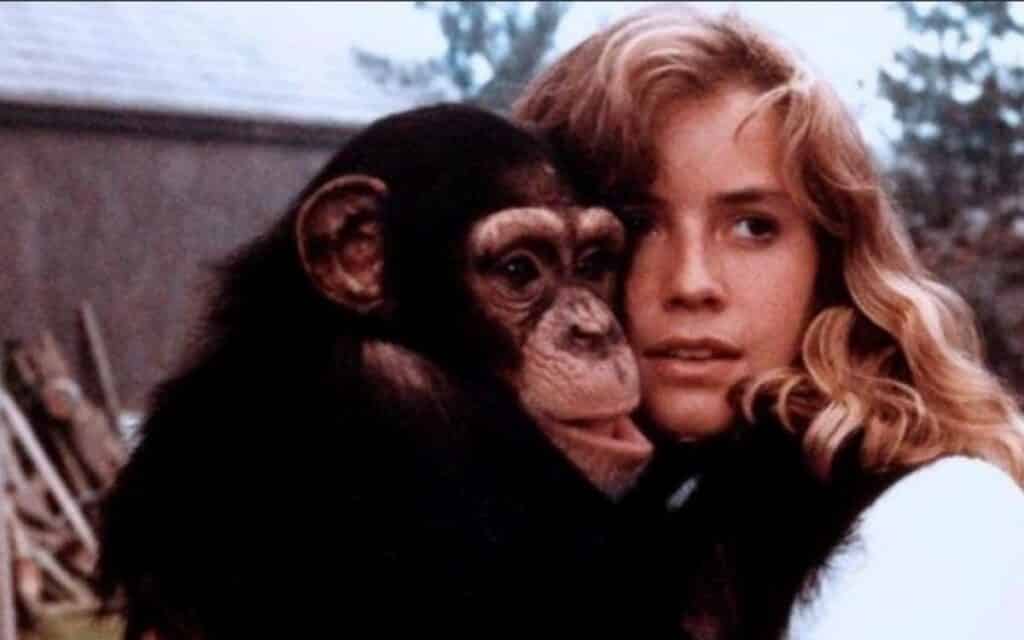Elizbabeth Shue and friend in Link 1986