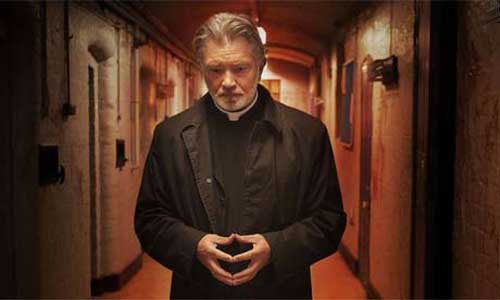 Martin Shaw in Apparitions