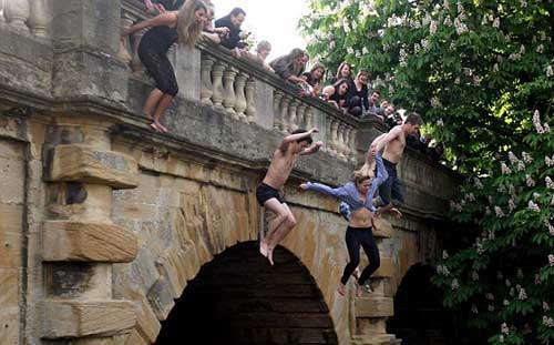 Oxford student May Day bridge jumpers