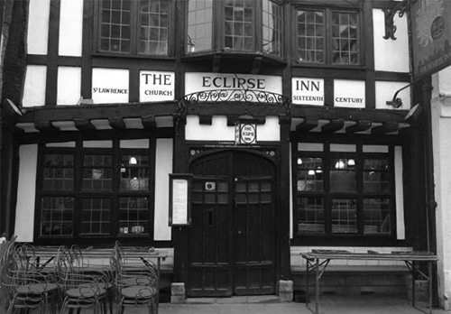 The Eclipse Inn near Winchester Cathedral has reports of sightings of Dame Alice Lisle