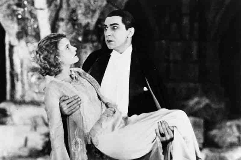 Bela Lugosi as the Count in Dracula (1931)