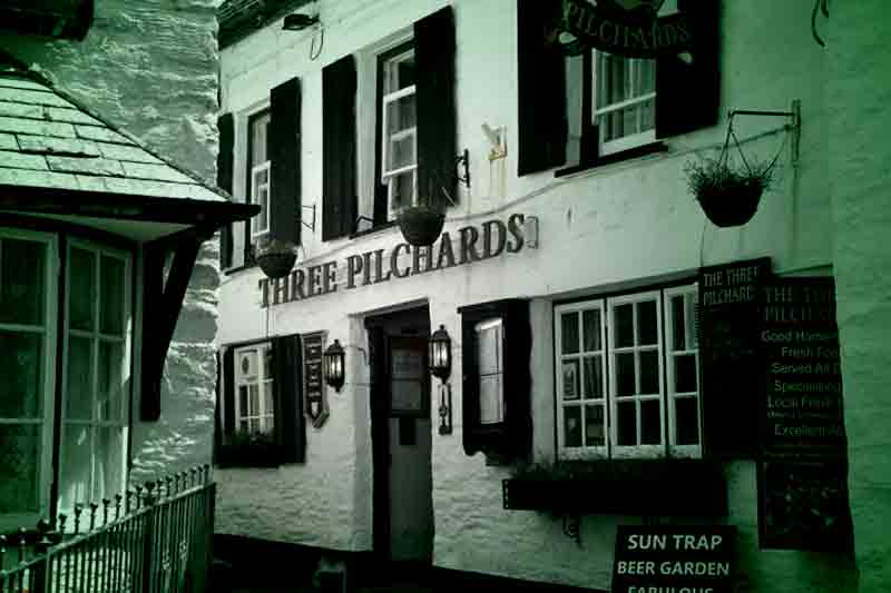 Three Pilchards Pub in Polperro