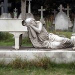 10 Bizarre and Unusual English Graves 3