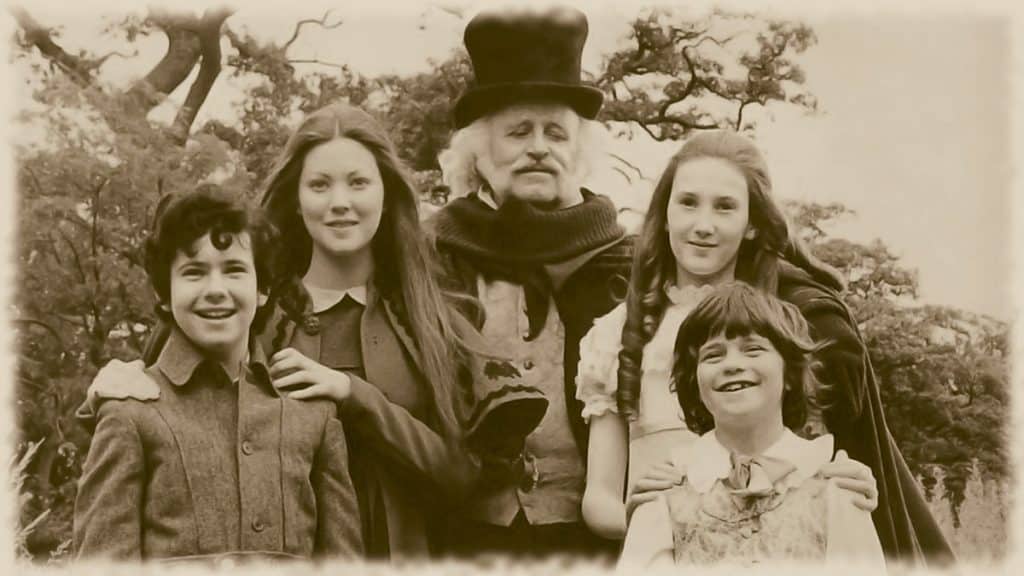 Cast photo: Garry Miller, Lynne Frederick, Laurence Naismith, Rosalyn Landor and Marc Granger on the set of The Amazing Mr. Blunden (1972)