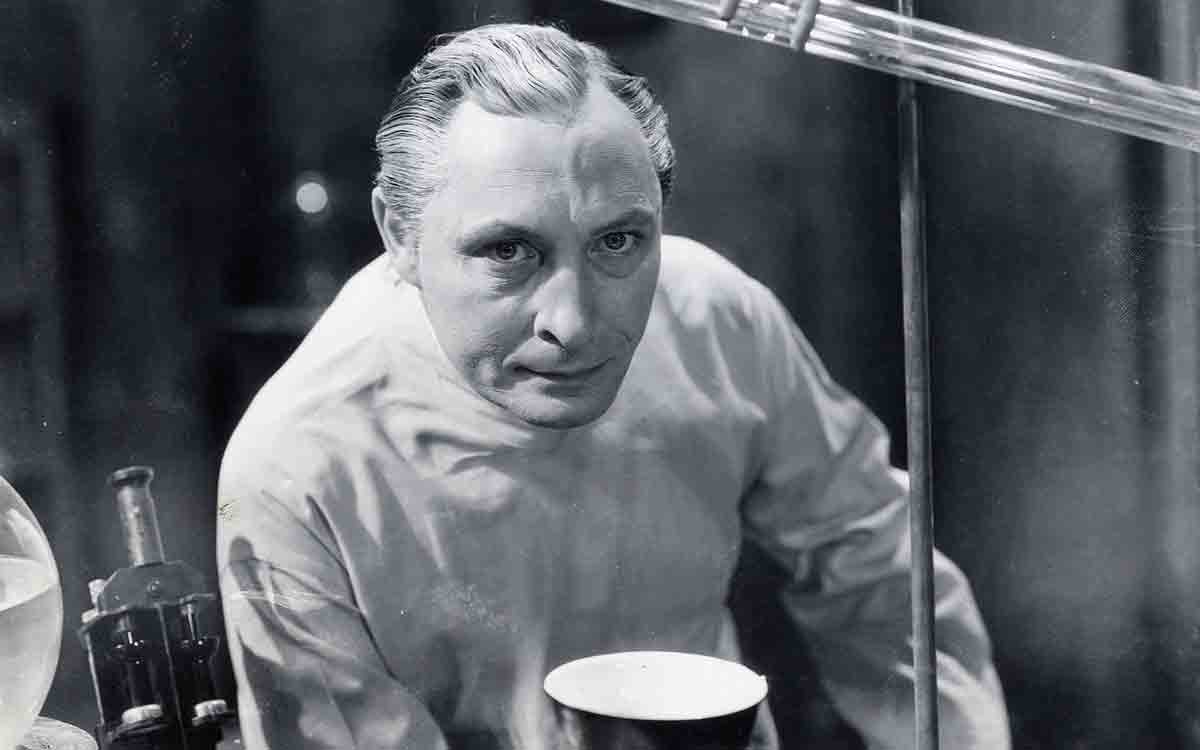 The Vampire Bat 1933 REVIEW