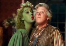 Kay Hammond and Margaret Rutherford in a scene from Blithe Spirit 1945.