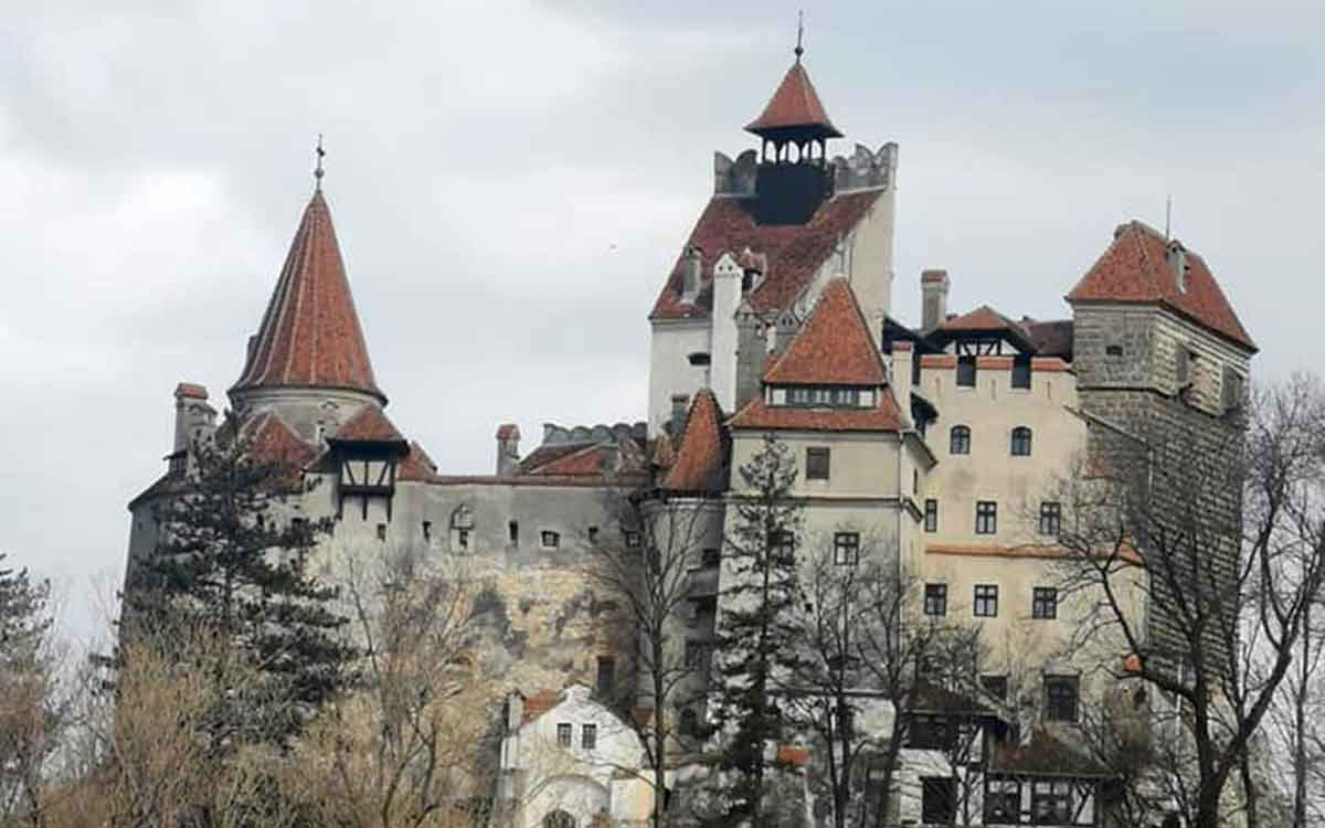Bran Castle, the best place to celebrate a Dracula Halloween in Romania