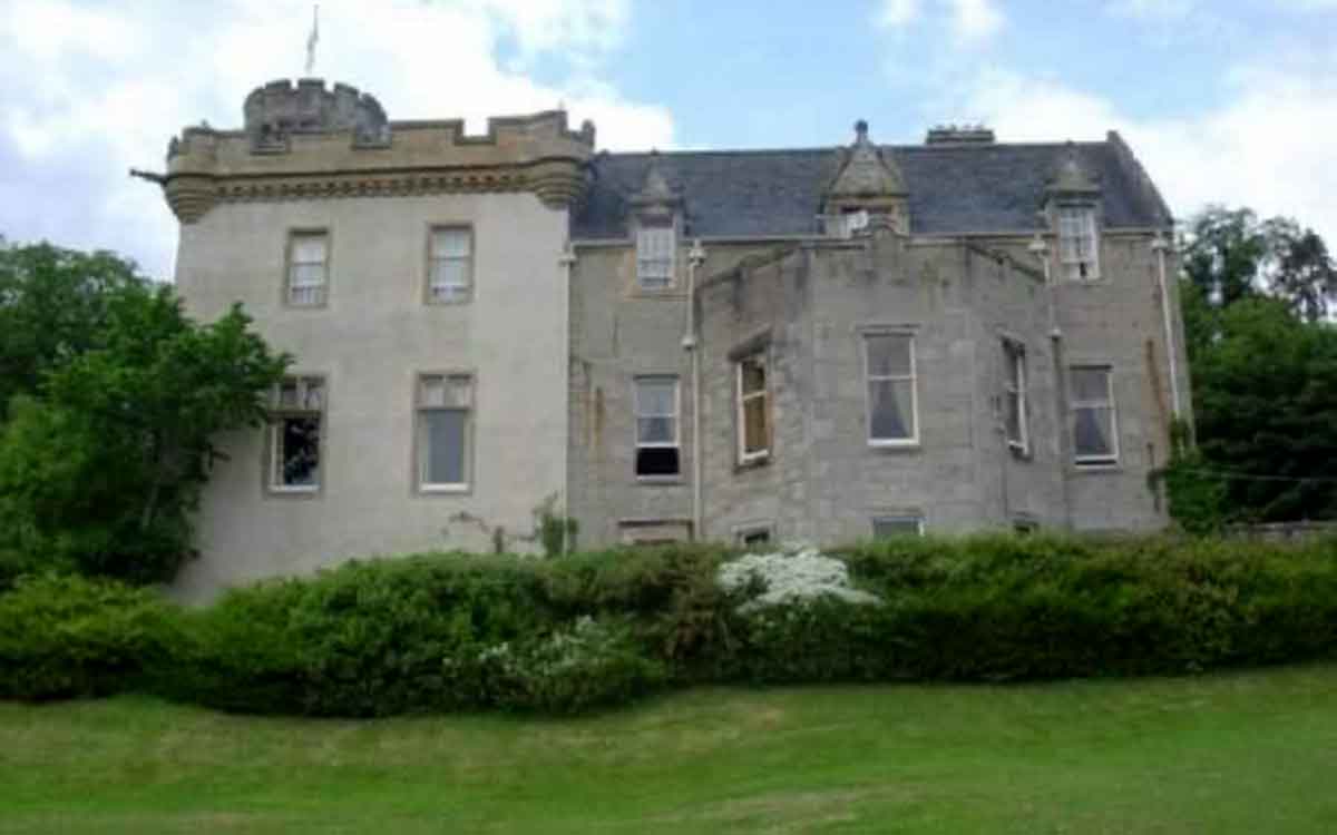 Tulloch Castle, Beware The Ghosts Of Room 8!