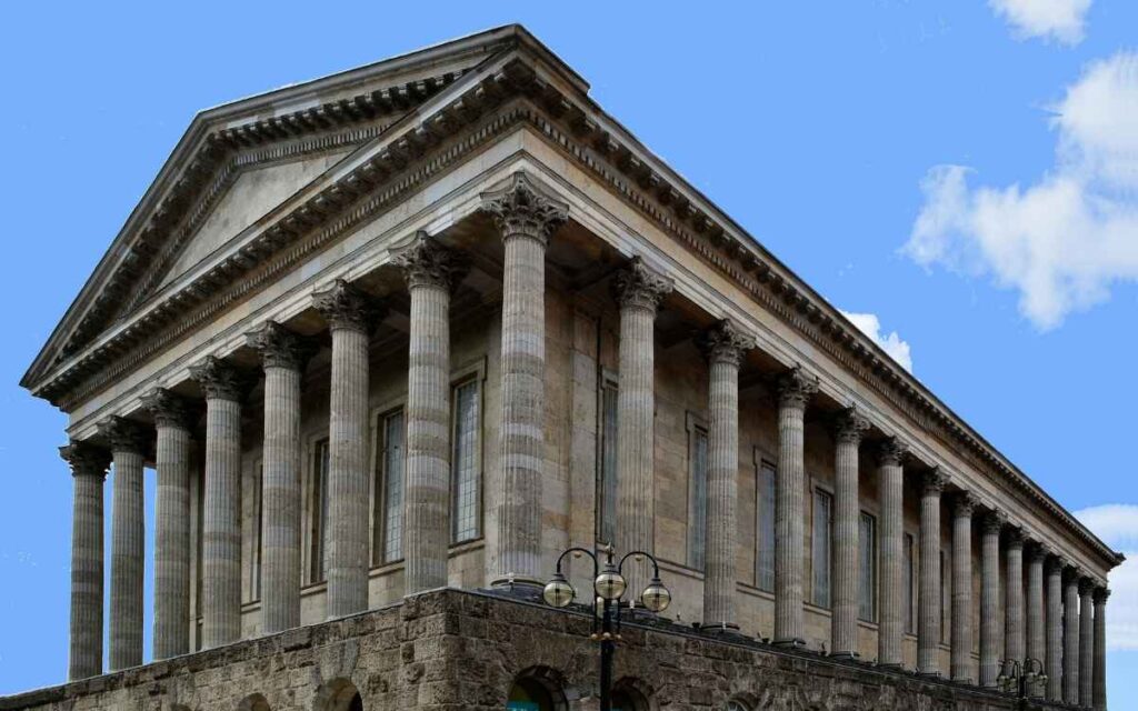 Birmingham Town Hall opened in 1834