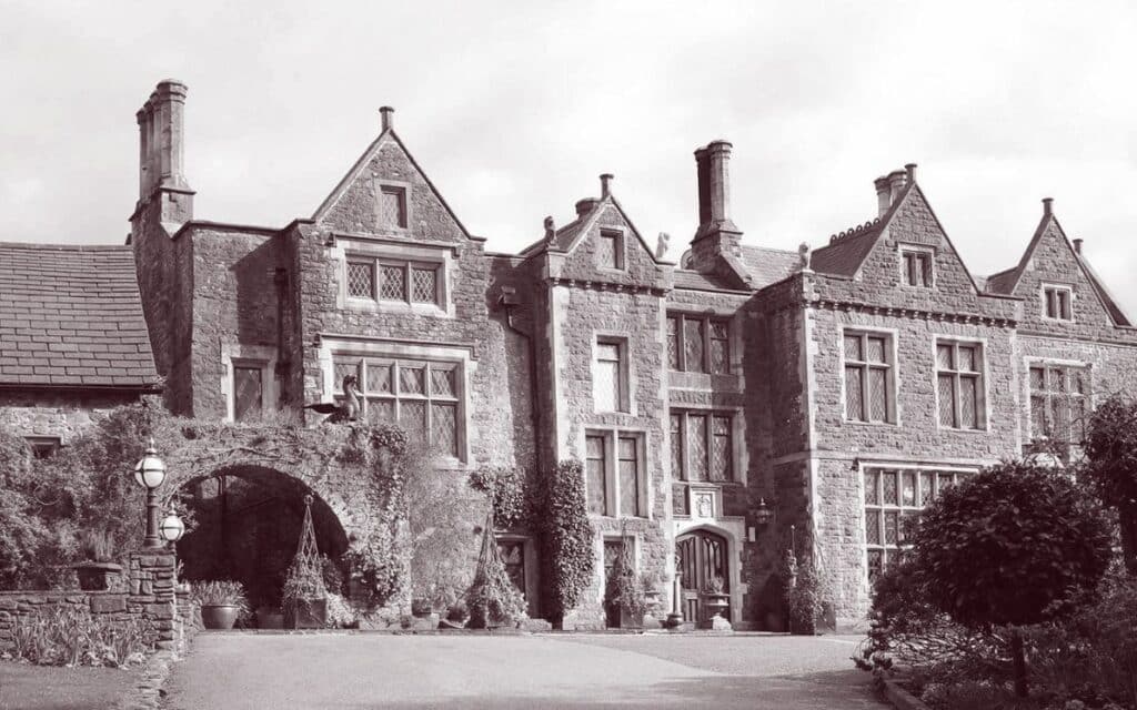 Miskin Manor