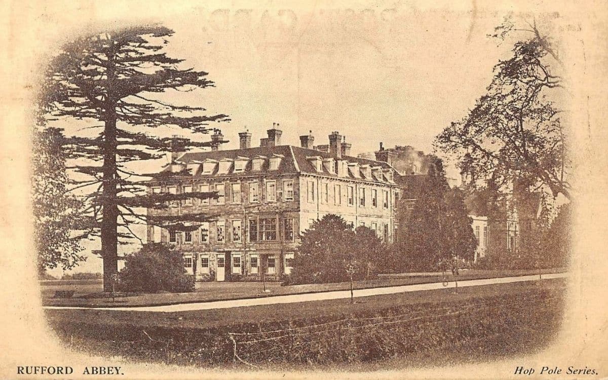 Real-life Christmas Ghost Stories That Will Make You Shudder 1 Rufford Abbey, real Christmas ghost story