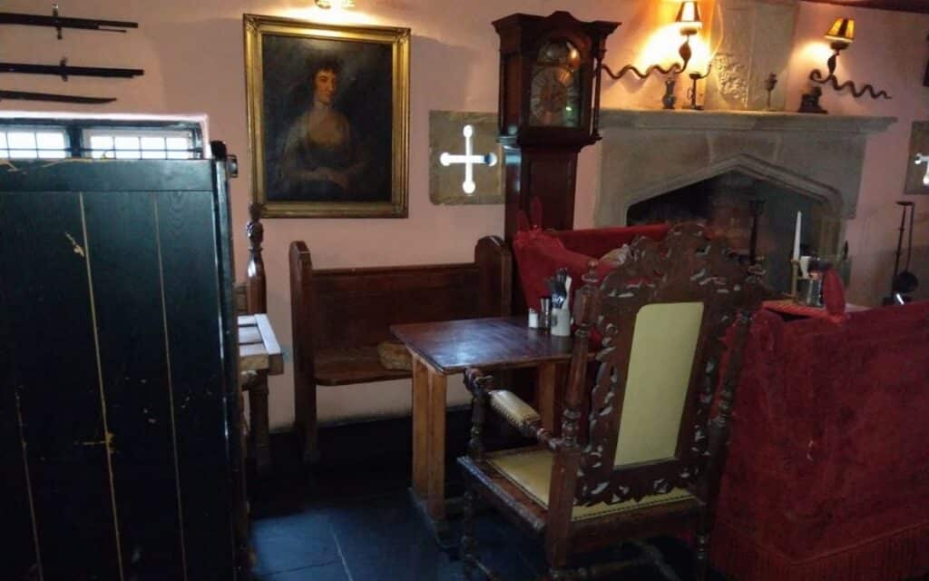Auntie Peggy's Ghost at The Royal Standard of England 3 Auntie Peggy's Ghost at The Royal Standard of England 1