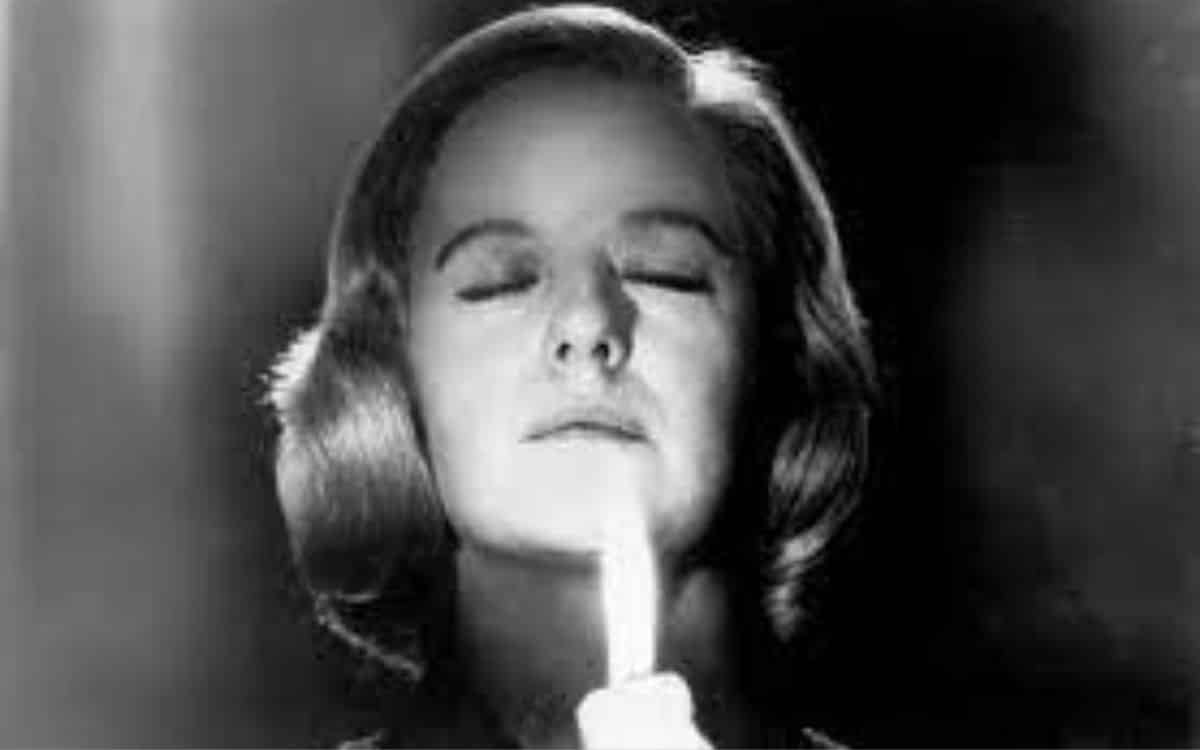 Séance on a Wet Afternoon 1964 REVIEW