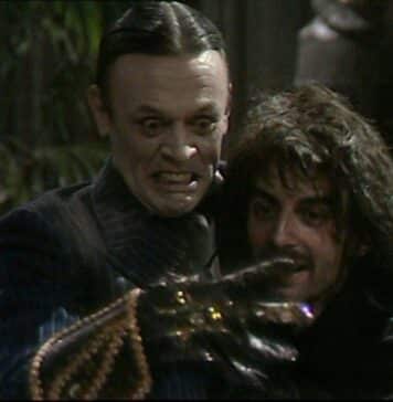 Russell Hunter (as Mr. Stabs) and Kenneth Caswell (as Luko) in Sahdows: Dutch Schlitz's Shoes (1975)