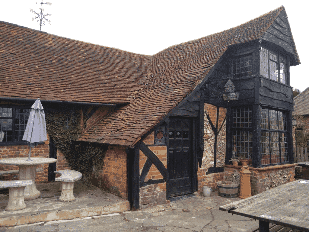 Auntie Peggy's Ghost at The Royal Standard of England 1 The Royal Standard of England in Beaconsfield, Buckinghamshire, is one of the country's oldest and spookiest inns!