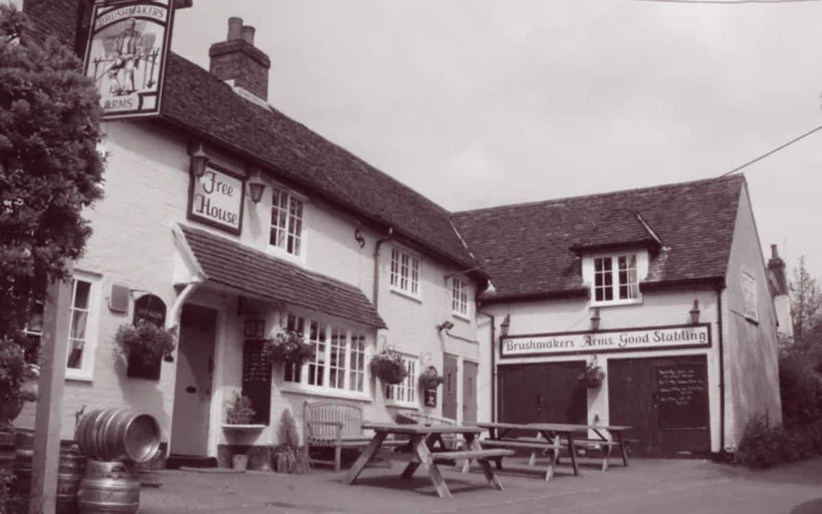5 Haunted Southampton Pubs To Visit For Halloween