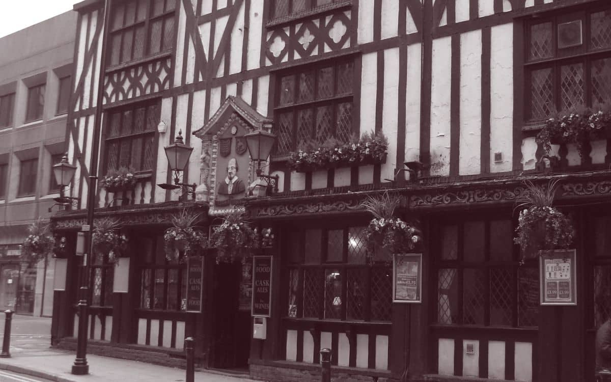 5 Haunted Manchester Pubs to Visit for Halloween