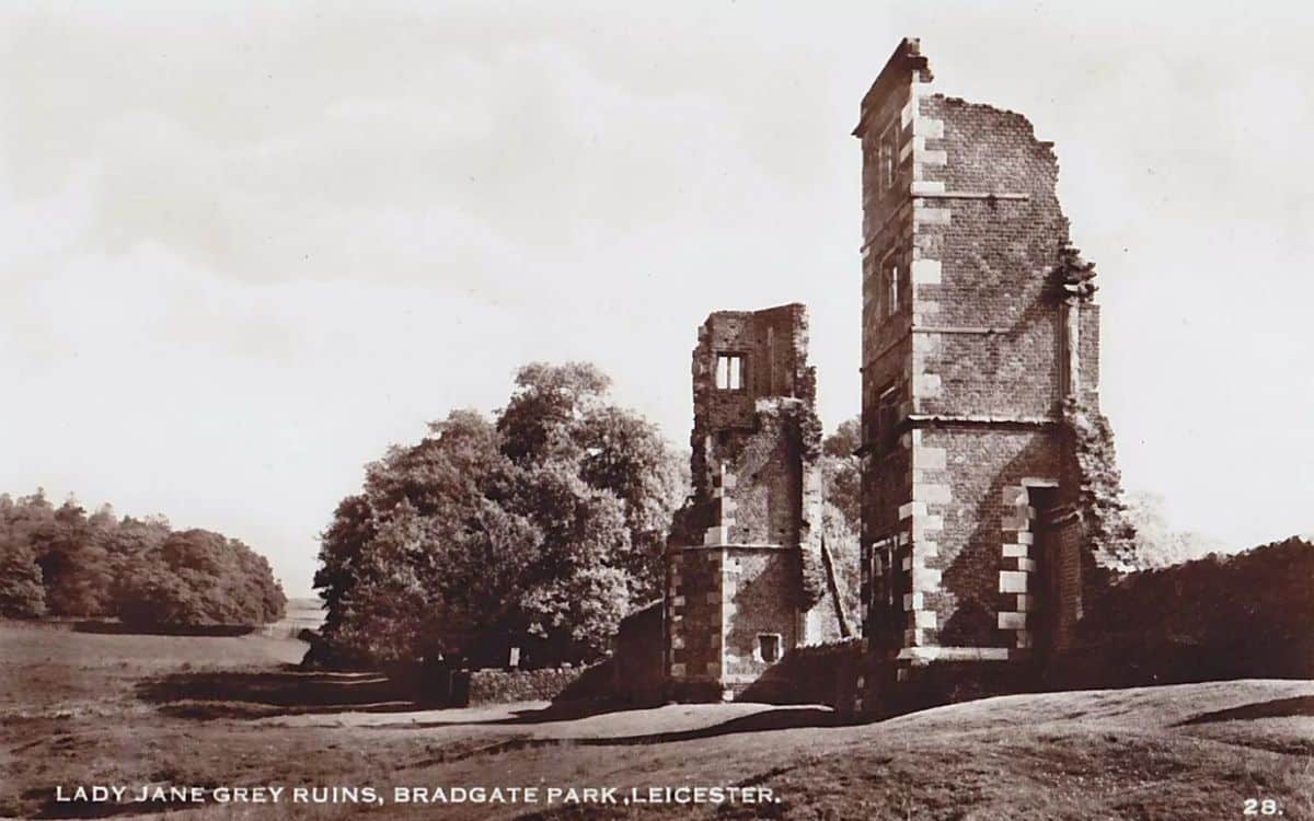 Lady Jane Grey’s Ghost haunts Bradgate House on Christmas Eve