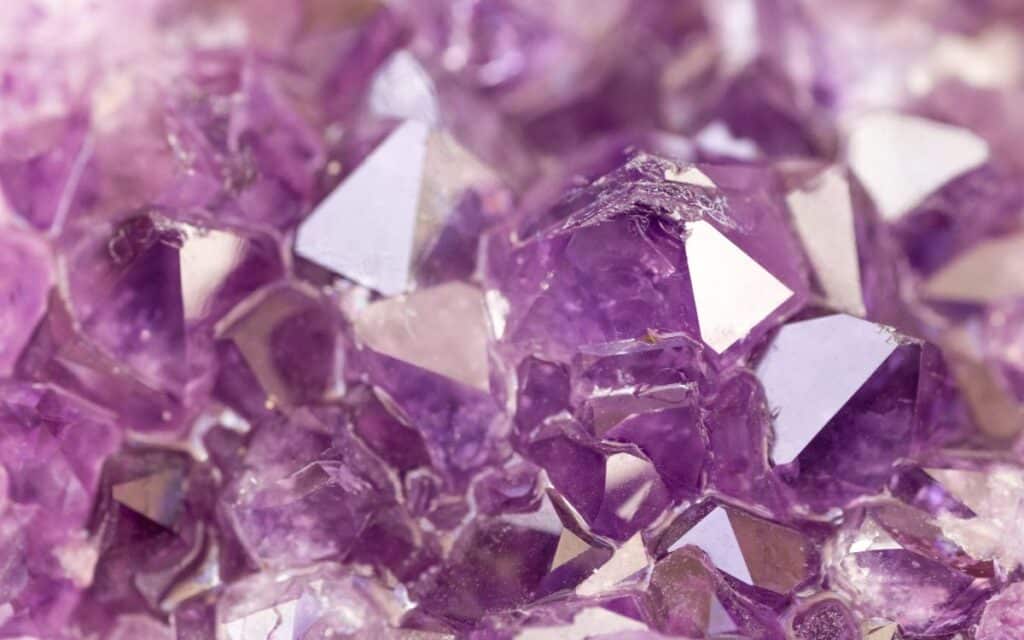 Amethyst: Unleash the Power of Spiritual Healing 2 Amethyst: Unleash the Power of Spiritual Healing 1