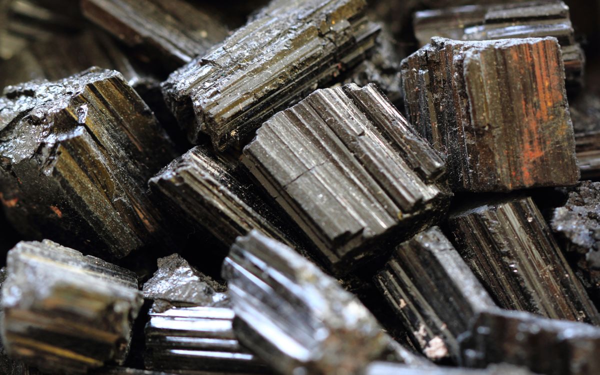Black Tourmaline: Protecting Your Energy and Promoting Stability