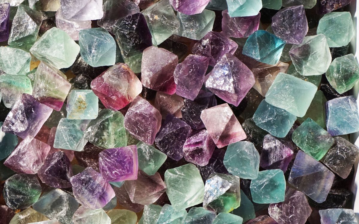 Fluorite: Unleash Power of Mental Clarity and Emotional Balance