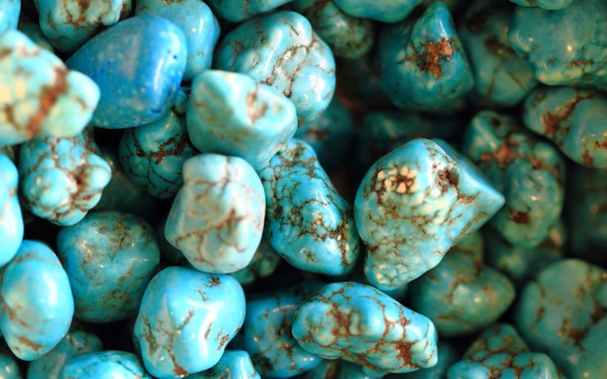 Turquoise: Unleash Tranquillity and Emotional Healing