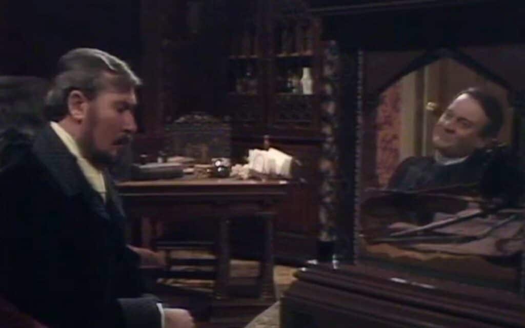 Lady Sybil, Supernatural 1977 (Ep5) scene