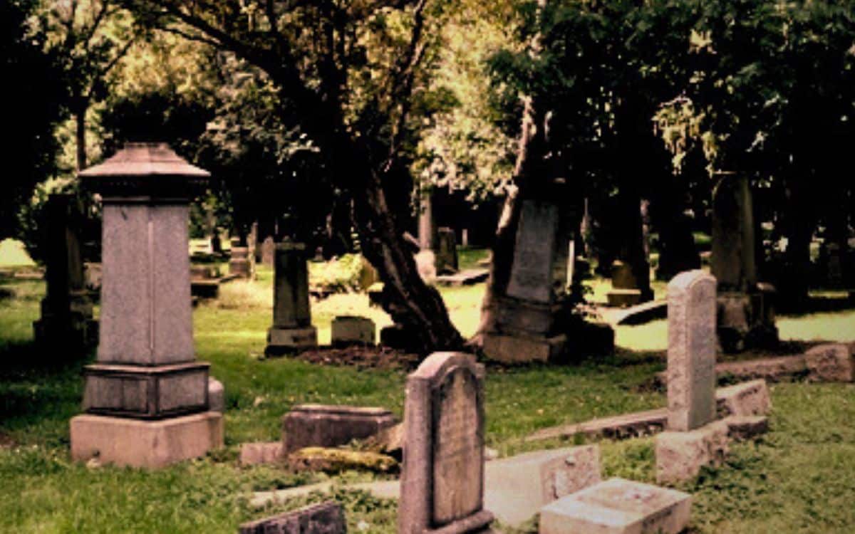 Edinburgh’s Dark October: Newington Cemetery Ghost