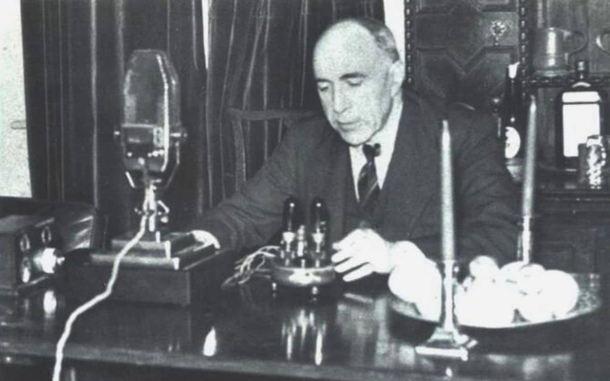 Harry Price Versus The Psychic Frauds