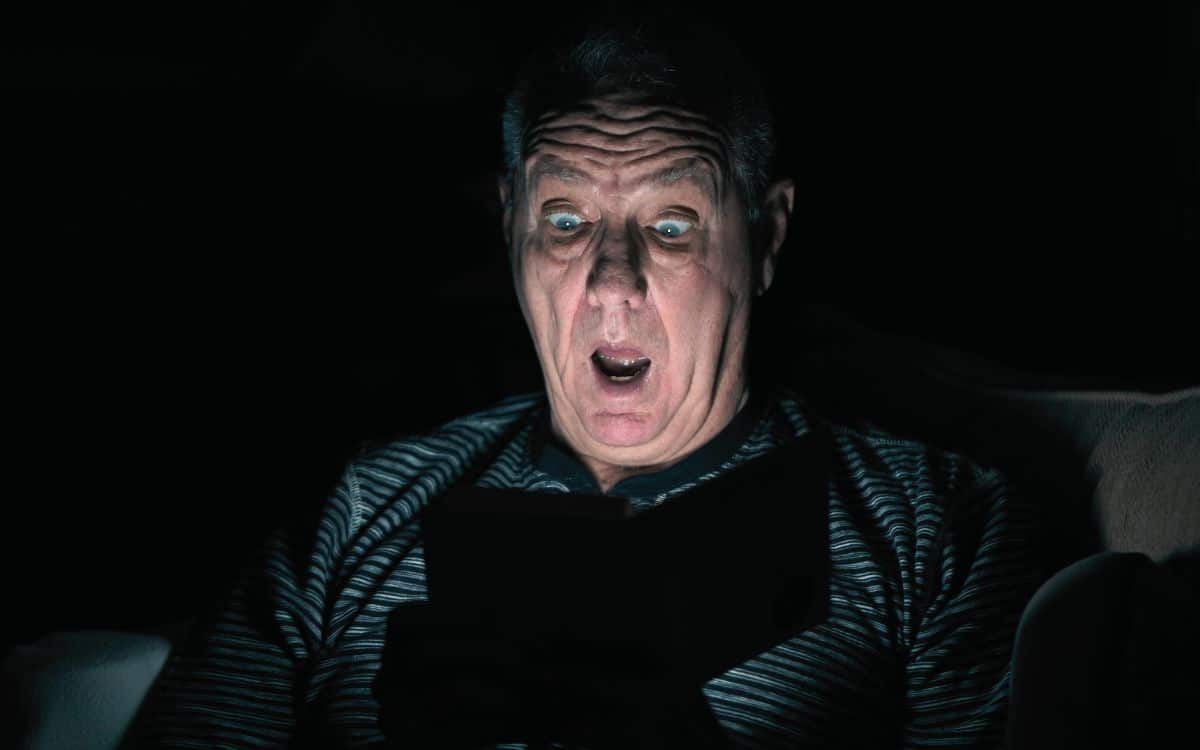 7 Chilling Victorian Ghost Stories Perfect for Christmas