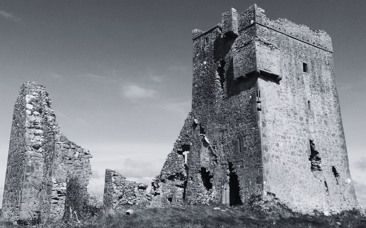 Haunted Srah Castle: Whispering Walls of Offaly