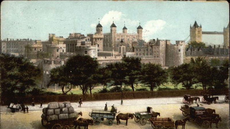16 Spookiest Tower of London Ghosts and Hauntings