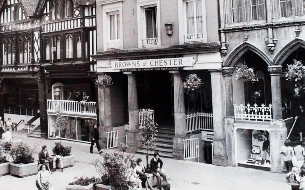 Witness reveals Grey Lady ghost encounter at Browns of Chester