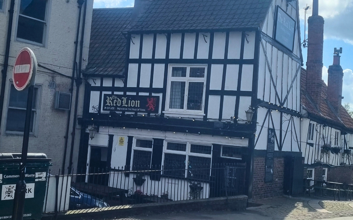 5 Dick Turpin Places to Visit in York 1 The Red Lion pub on Merchantgate in York